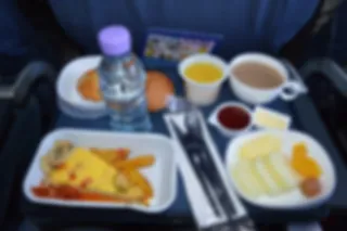 Eten vliegtuig verliest smaak door lawaai