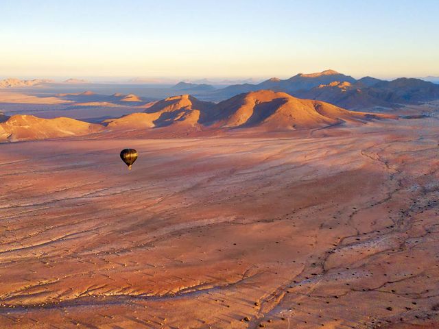 Discover Spectacular Namibia