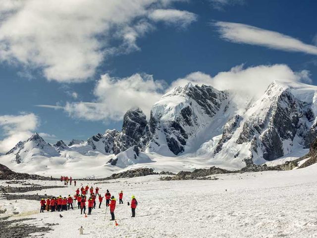 2024 Hurtigruten expeditie Antarctica & Falkland eilanden