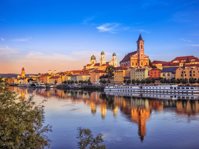 8-daagse autorondreis langs de stroom van de Donau