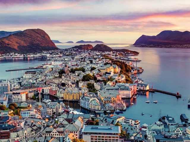 Tussen Fjorden & Fjällen